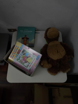 Mesa auxiliar con ruedas