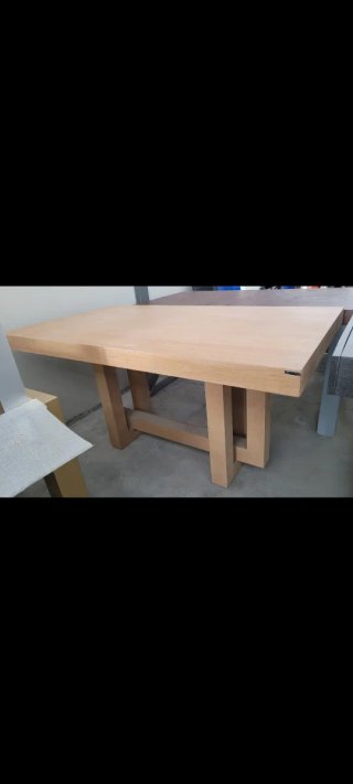 Mesa de diseño madera maciza patas incluidas