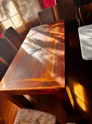 Mesa de teca con 4 sillas