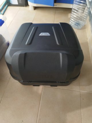 Maleta CON soporte Givi Negra y Plateada Nueva