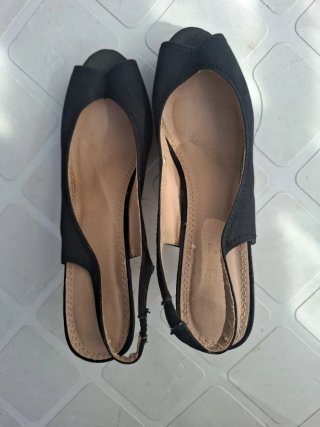 Zapatos de fiesta negros peep toe