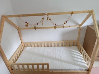 Cama infantil de madera