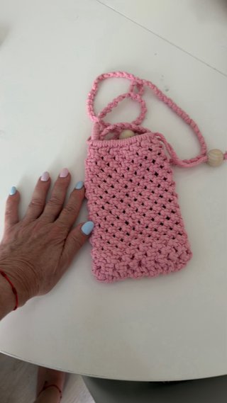 Bolso macramé rosa con abalorios