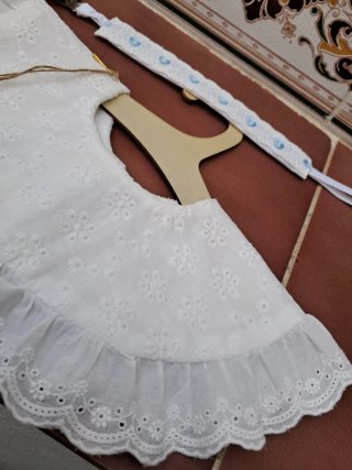 Colletto e ciuccio bianco ricamato