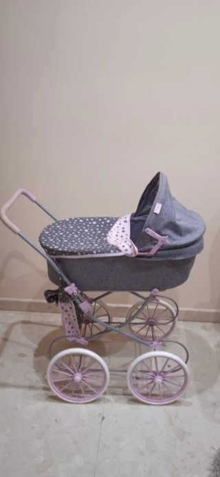 Coche de muñecas grande