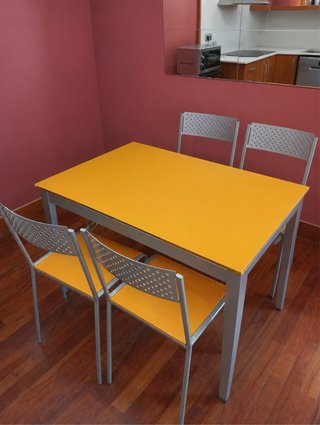 Mesa y 4 Sillas Comedor Cocina