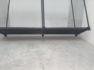 Armadio portatile nero e grigio in metallo
