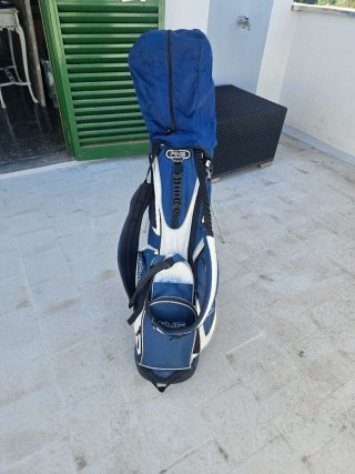 Bolsa de golf PING con funda.