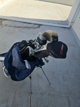 Bolsa de golf PING con funda.