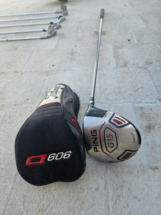 Bolsa de golf PING con funda.