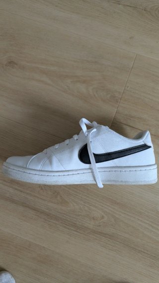 Tenis Nike court royale.