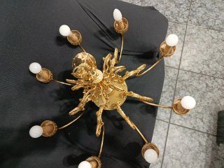 Lámpara de techo dorada estilo clásico
