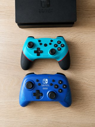 Nintendo Switch + 4 mandos + Super Mario