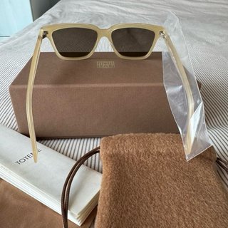 Occhiali da sole Toteme The Squares nuovi