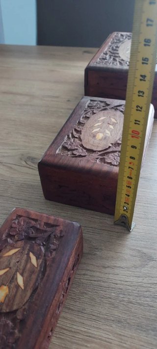 Cajas de madera tallada