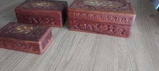 Cajas de madera tallada