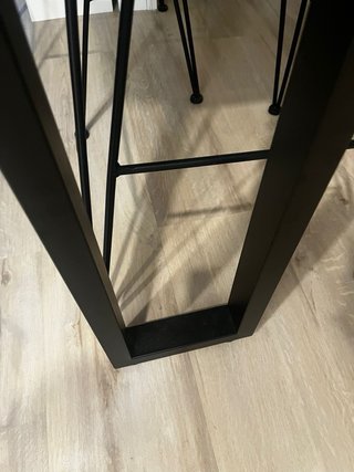 In vendita SOLO UNA gamba di tavolo Homtone in metallo