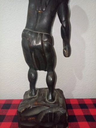 Figura africana de madera