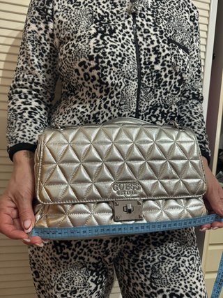 Bolso Guess Plateado Acolchado
