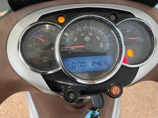 Piaggio Beverly 300 Gris Marrón