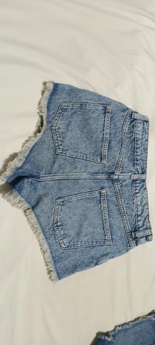 Lote 3 shorts vaqueros T.36 y uno T.38 de H&M
