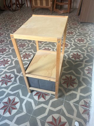 Mesita de noche con cajón de tela
