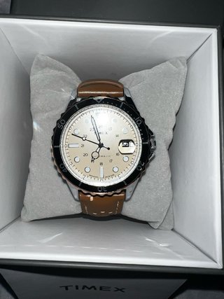 Reloj Timex Automático Beige y Marrón