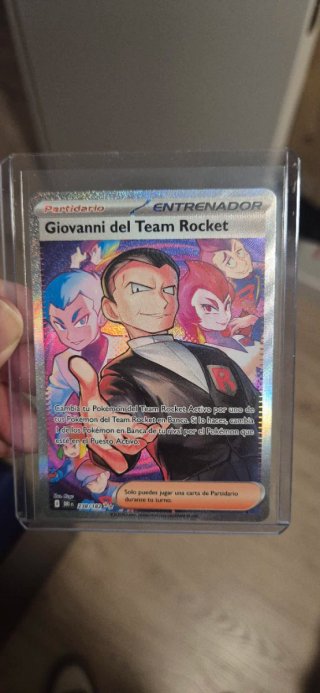 Carta Pokémon TCG Giovanni del Team Rocket