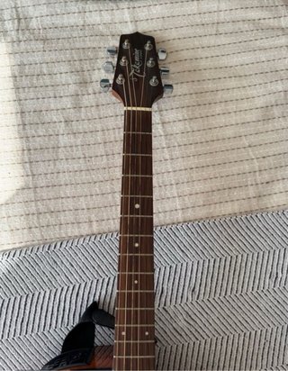 Takamine G Series EG320C Guitarra Electroacústica