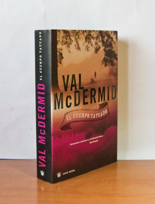 EL CUERPO TATUADO - Val Mcdermid