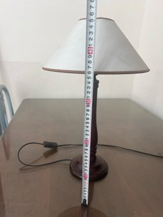 Lámpara de mesa madera y tela
