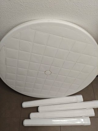 Mesa redonda de plástico para terraza de 90cm
