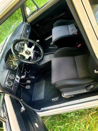 SEAT 124 1976
