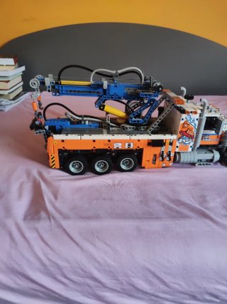 LEGO Technic 42128 Camión Remolcador
