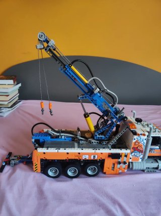 LEGO Technic 42128 Camión Remolcador
