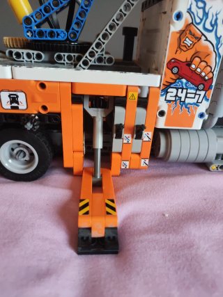 LEGO Technic 42128 Camión Remolcador