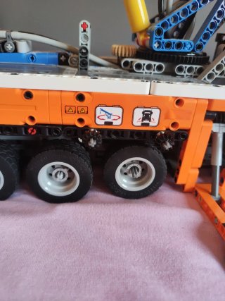 LEGO Technic 42128 Camión Remolcador