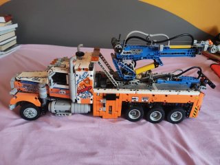 LEGO Technic 42128 Camión Remolcador