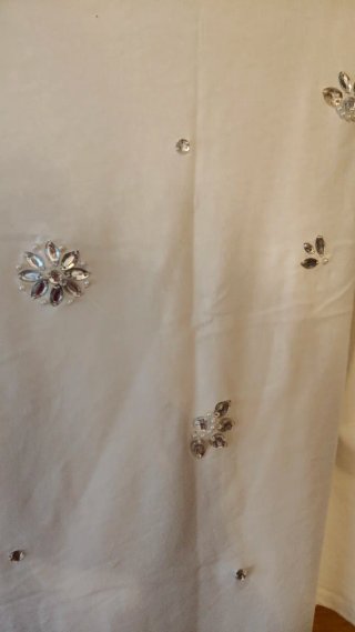 Camiseta blanca pedrería talla 46