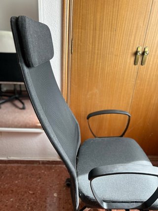 Silla ergonómica de oficina negra