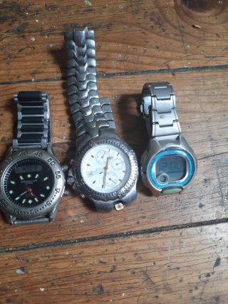 Lote de 3 relojes (Casio, Lotus y analógico-digita