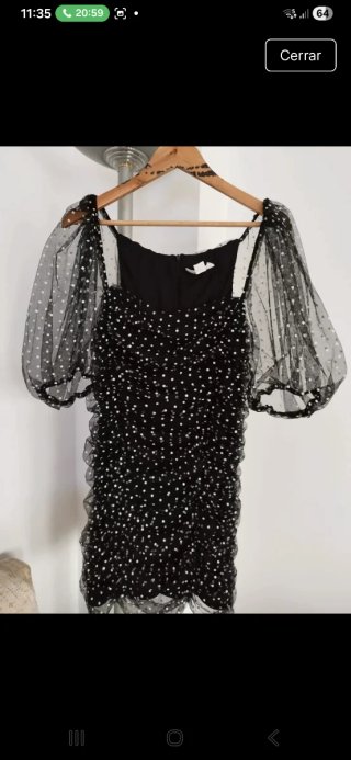 Vestido negro con lunares blancos