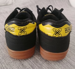 Zapatillas Munich Talla 37 Negras y Amarillas