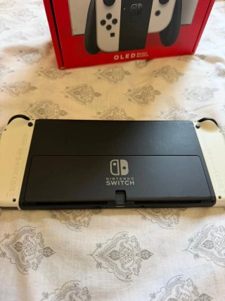 Nintendo Switch OLED Negra/Blanca