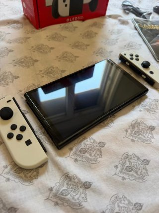 Nintendo Switch OLED Negra/Blanca