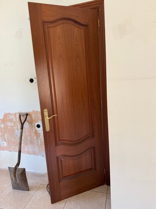 Puerta de madera interior