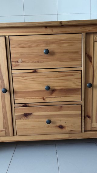 Aparador de madera Ikea