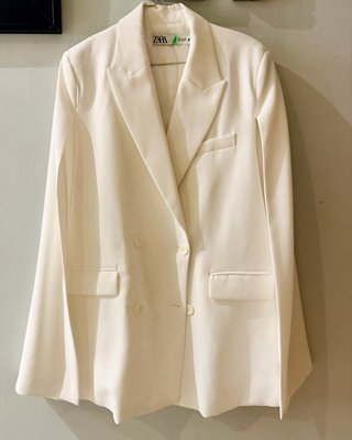 Elegantisima Blazer tipo capa Zara