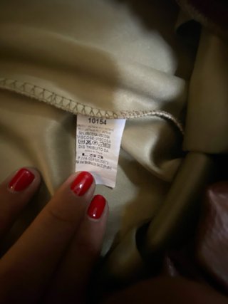 Pantalón cargo efecto piel marrón