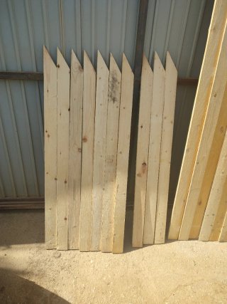 10 + 10 unidades de 2.39m/1.29m x 7.5cm x 2cm 15€